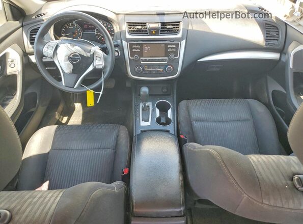 1N4AL3AP6HC498262 2017 NISSAN ALTIMA Белый Вид панели приборов