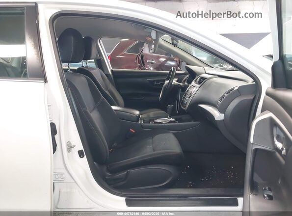 1N4AL3AP6HN325751 2017 NISSAN ALTIMA White Вид салону спереду