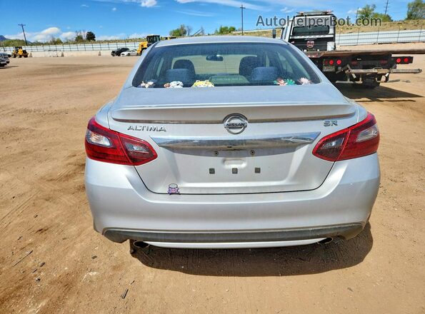 1N4AL3AP8HC158000 2017 NISSAN ALTIMA Silver Widok z tyłu