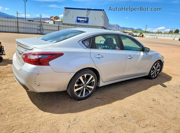 1N4AL3AP8HC158000 2017 NISSAN ALTIMA Silver Tył prawy