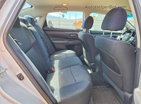 1N4AL3AP8HC158000 2017 NISSAN ALTIMA Silver Widok tylnych siedzeń