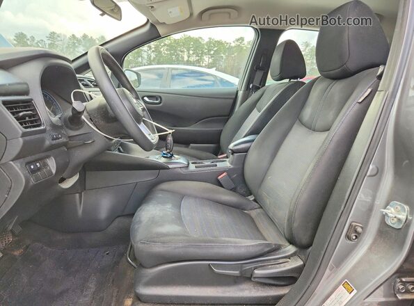 1N4AZ1CP6JC301032 2018 NISSAN LEAF Gray Vista interior delantera