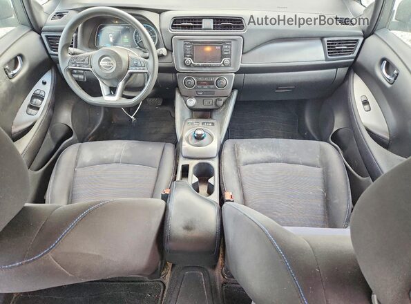 1N4AZ1CP6JC301032 2018 NISSAN LEAF Gray Vista del salpicadero
