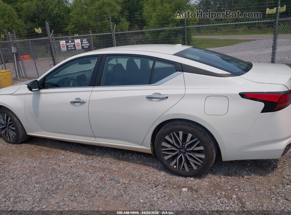 1N4BL4DV2SN379673 2025 NISSAN ALTIMA White Панорамний вид салону 360°