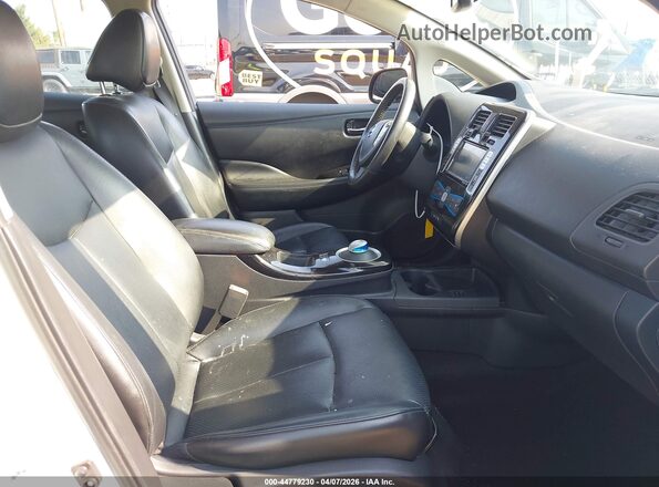 1N4BZ0CP7GC309633 2016 NISSAN LEAF White Vista interior delantera