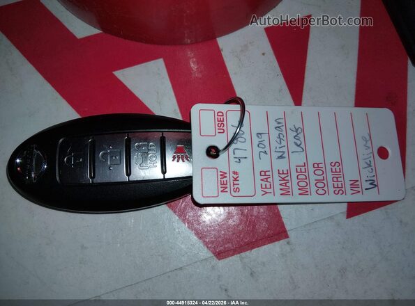 1N4BZ1CP2KC320442 2019 NISSAN LEAF Серый Вид панели приборов