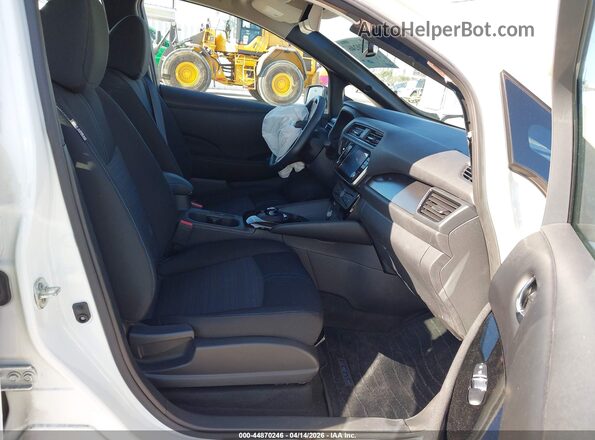 1N4CZ1CV1PC552038 2023 NISSAN LEAF White Вид салону спереду