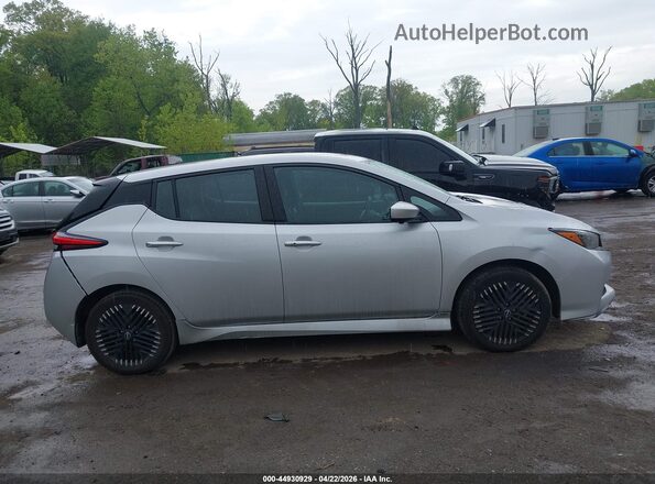 1N4CZ1CV5PC557971 2023 NISSAN LEAF Silver Вид задньої частини салону