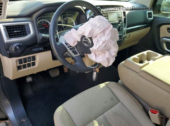 1N6AA1CJ5HN556408 2017 NISSAN TITAN Gray Вид панелі приладів