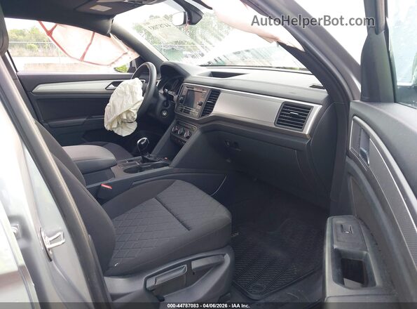 1V2AC2CA5LC200868 2020 VOLKSWAGEN ATLAS Silver Front interior view