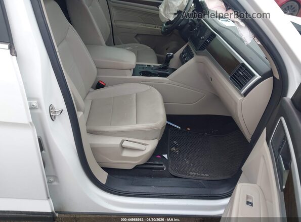 1V2DP2CA0MC590135 2021 VOLKSWAGEN ATLAS Белый Вид салона спереди