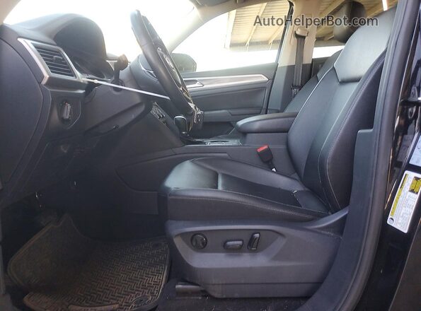 1V2DR2CA1JC524909 2018 VOLKSWAGEN ATLAS Синий Вид салона спереди