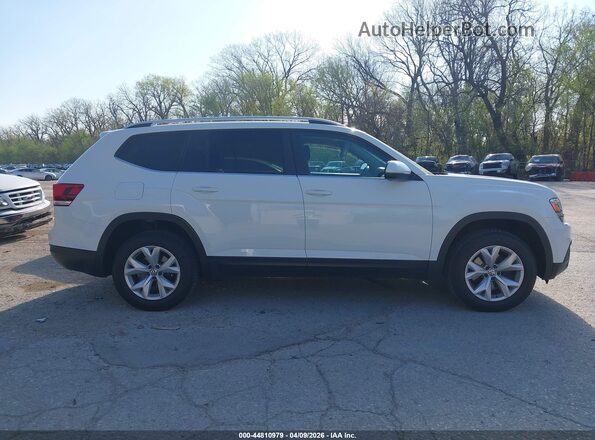 1V2GR2CA3JC557570 2018 VOLKSWAGEN ATLAS White Вид задньої частини салону
