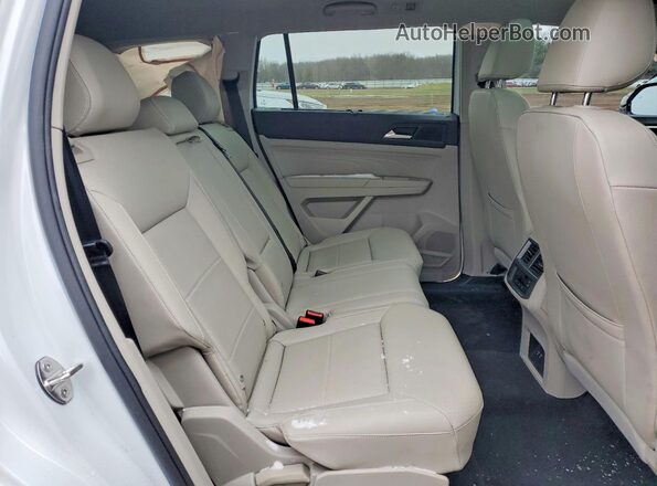 1V2KP2CAXPC538619 2023 VOLKSWAGEN ATLAS White Rear interior view