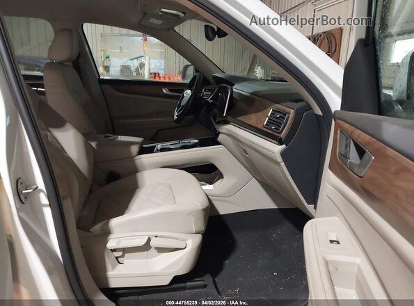 1V2LR2CA3RC623304 2024 VOLKSWAGEN ATLAS White Front interior view