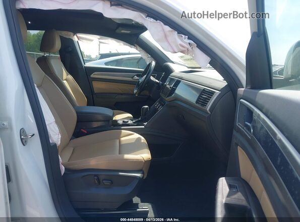 1V2ME2CA0LC220131 2020 VOLKSWAGEN ATLAS White Вид салону спереду