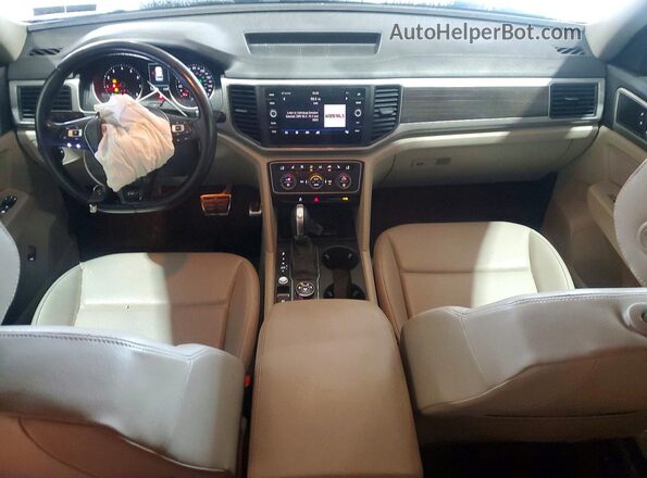 1V2PR2CA3JC524519 2018 VOLKSWAGEN ATLAS Белый Вид панели приборов