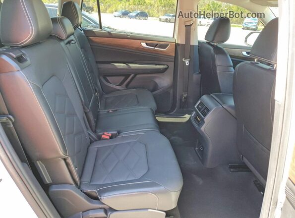1V2WR2CA2RC533834 2024 VOLKSWAGEN ATLAS White Widok wnętrza z tyłu