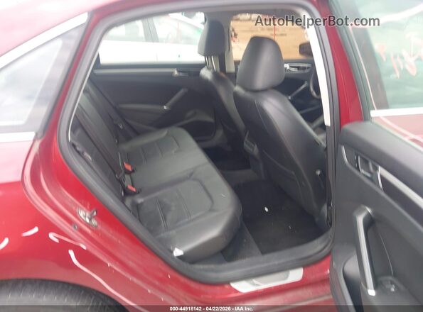 1VWDT7A31HC052030 2017 VOLKSWAGEN PASSAT Red VIN կոդի պիտակի տեսք