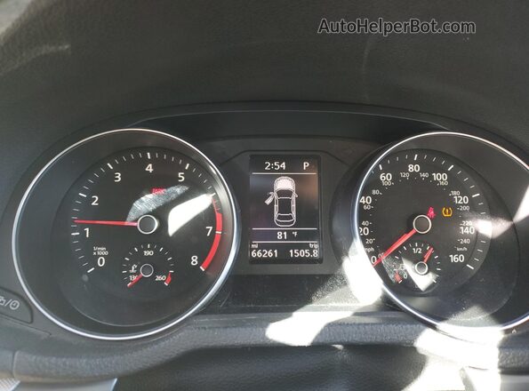 1VWDT7A35HC049082 2017 VOLKSWAGEN PASSAT Белый Вид щитка приборов