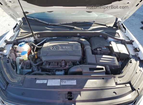 1VWDT7A35HC049082 2017 VOLKSWAGEN PASSAT Белый Вид задней части салона