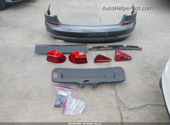 1VWDT7A3XHC048803 2017 VOLKSWAGEN PASSAT Gray Instrument cluster view