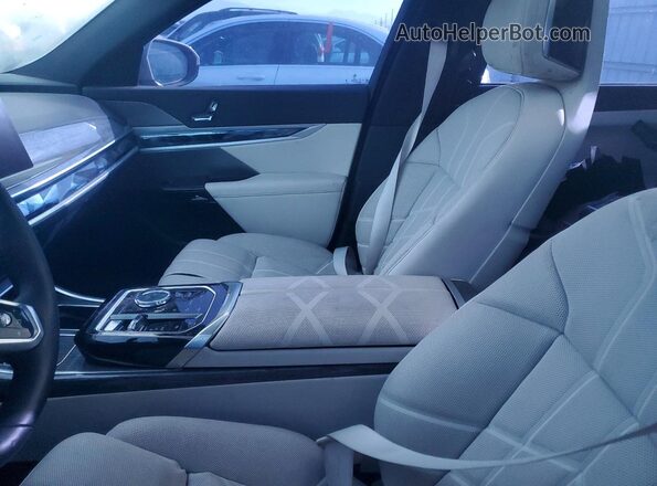 WBA23EH05PCN25109 2023 BMW 7 SERIES Серый 