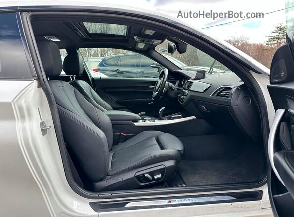 WBA2J7C51JVB28483 2018 BMW M2 White Vista trasera