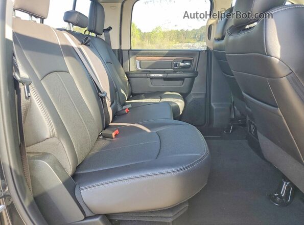 1C6RR7NM7HS881689 2017 RAM 1500 Black 
