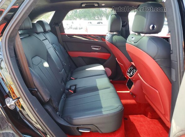 SJAA72ZV2RC024999 2024 BENTLY BENTAYGA Black Вид підкапотного простору