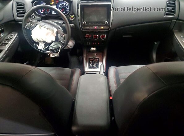 JA4ARUAU0RU023765 2024 MITSUBISHI OUTLANDER Black 