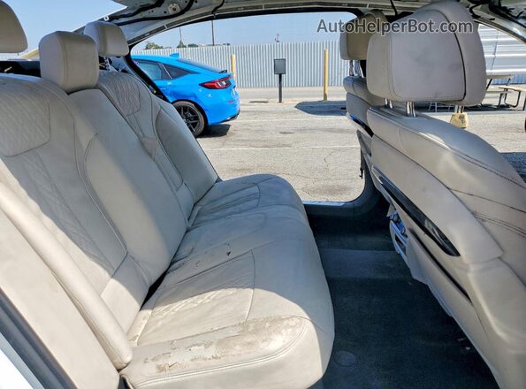 WBA7T2C07MCF88819 2021 BMW 7 SERIES White Rear interior view