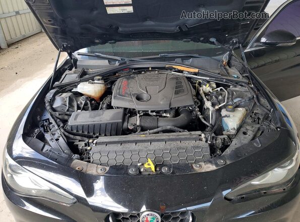 ZARFAEBN1J7593122 2018 ALFA ROMEO GIULIA Black 