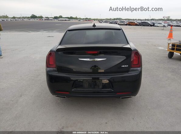 2C3CCAAG1KH663926 2019 CHRYSLER 300 Черный 