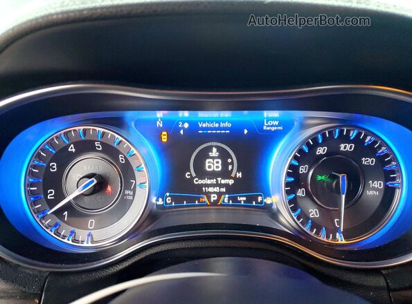 2C3CCAAG3HH577655 2017 CHRYSLER 300 Blue Սարքավորումների վահանակի տեսք
