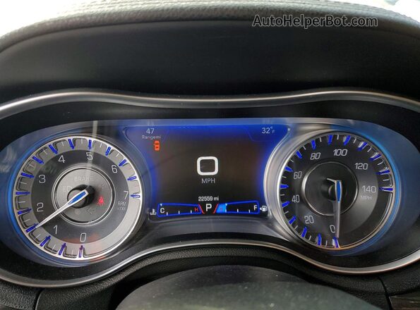 2C3CCAAG3NH245503 2022 CHRYSLER 300 Silver Instrument cluster view