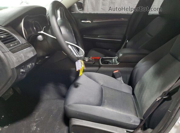 2C3CCAAG3NH245503 2022 CHRYSLER 300 Silver Front interior view