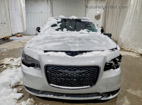 2C3CCAAG3NH245503 2022 CHRYSLER 300 Silver Front view