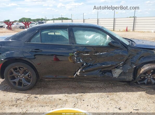 2C3CCAAG3PH684154 2023 CHRYSLER 300 Черный Вид задней части салона