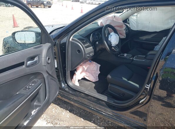 2C3CCAAG3PH684154 2023 CHRYSLER 300 Черный Вид салона спереди