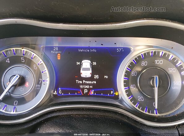 2C3CCAAG4LH202950 2020 CHRYSLER 300 Purple Vista de los asientos traseros