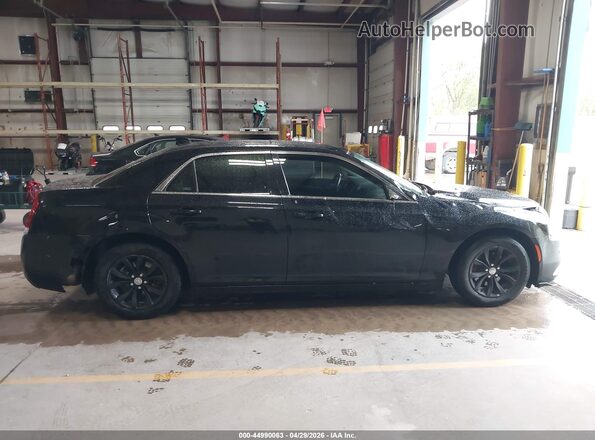 2C3CCAAG9JH299530 2018 CHRYSLER 300 Black 
