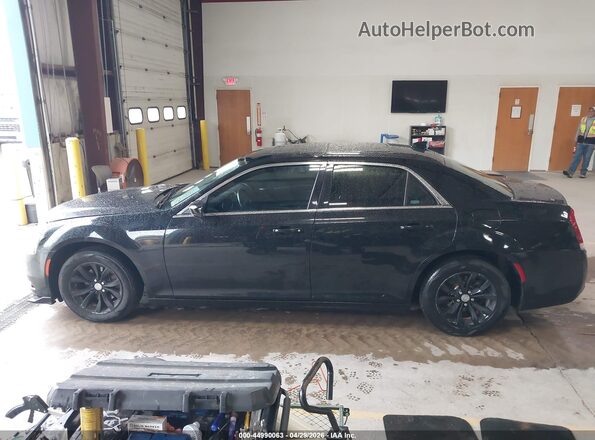 2C3CCAAG9JH299530 2018 CHRYSLER 300 Black 