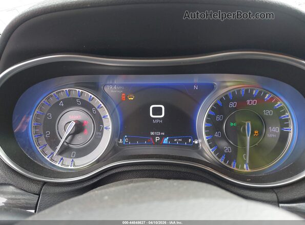 2C3CCAAG9JH332039 2018 CHRYSLER 300 Red Հետևի նստատեղերի տեսք