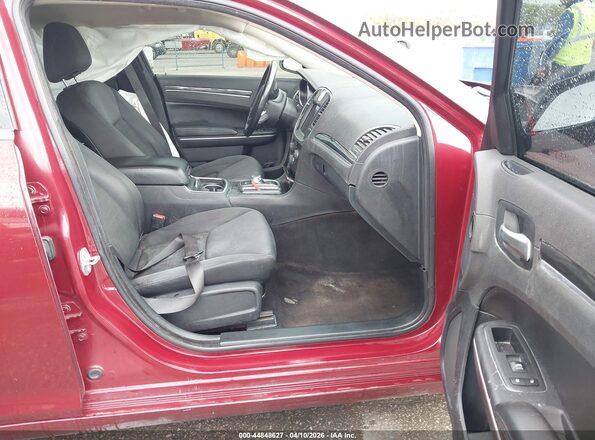 2C3CCAAG9JH332039 2018 CHRYSLER 300 Red Սալոնի դիմացի տեսք