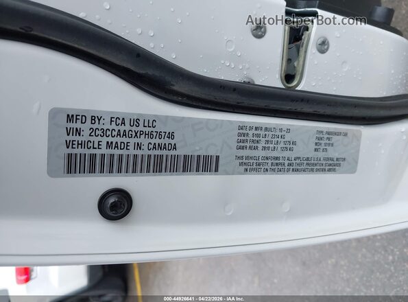 2C3CCAAGXPH676746 2023 CHRYSLER 300 White Շարժիչի բաժամունքի տեսք