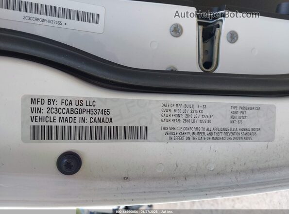 2C3CCABG0PH537465 2023 CHRYSLER 300 Белый Вид подкапотного пространства