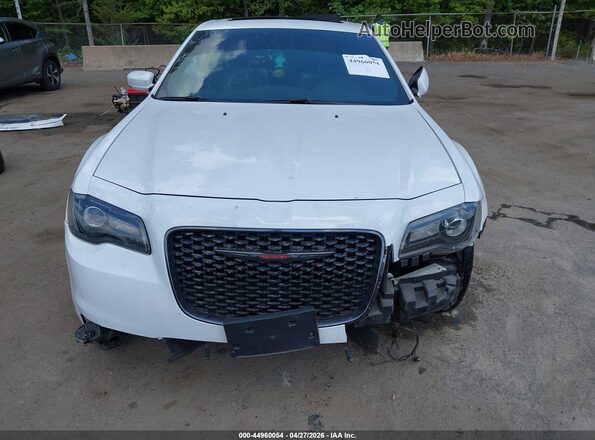 2C3CCABG0PH537465 2023 CHRYSLER 300 Белый Вид спереди