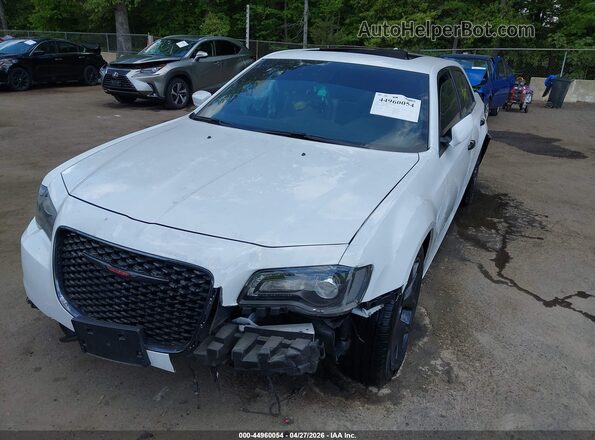 2C3CCABG0PH537465 2023 CHRYSLER 300 Белый Передняя левая четверть
