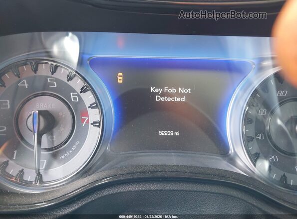 2C3CCABG8PH561030 2023 CHRYSLER 300 Белый Вид задних сидений